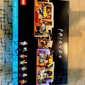 LEGO: Friends apartment set! Never been used!